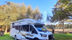 New Benimar Cocoon 463 10/2022 with silent roof air conditioning