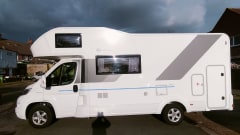 Alcôve Adria Mobil 7 couchages à partir de 2022