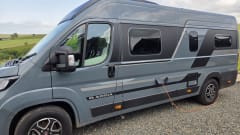 Rambling Retreat – Adria Mobil-Bus mit 2 Schlafplätzen ab 2024