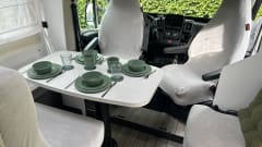 McLouis Glamys 365 - Fully furnished!