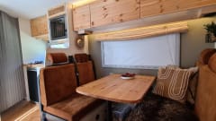 Burnie – Modern family camper 6 person alcove