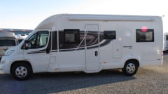 4 berth Swift Escape 674 Motorhome
