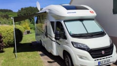 "Flieger" – Semi-integrated top mobile home Euramobil Profila RS ****