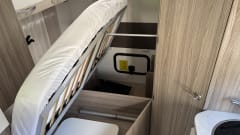 Benny the Benimar  – 4 berth Benimar 331  2021