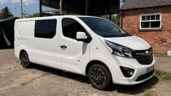 Glampers01 – 2 berth Vauxhall vivaro, long wheel base campervan