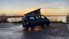 4p Volkswagen bus from 2005