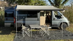 4p Pössl bus uit 2020