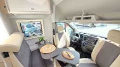 "Big" Nuggy – Very comfortable camper with 4 seats / 4 sleeping places