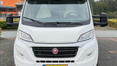 Volledig off-grid reizen met onze comfortabel uitgeruste 2p camper