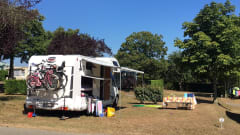 Ruime camper - 6 vaste slaapplaatsen + 2 optioneel