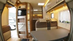 Jelle  – 4-Personen-Burstner-Teilintegrierter mit Queensize-Bett