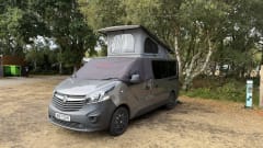 Bazz Van Dan – Bazz Van Dan - 4 berth Vauxhall campervan