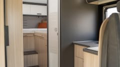 Bijna nieuwe Sunliving camper 2024 – 5p Sun Living semi-integrated uit 2024