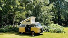 Ned – Modernisierter VW T2 mit Servolenkung und 4 Schlafplätzen und allen Extras