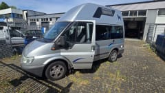 'The Nugget' – 4p Ford bus uit 2003