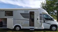Sunlight T68 – Hele mooie ruime 4 persoons Sunlight camper uit 2018, veel bergruimte.