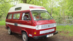 Poppy – VOLKSWAGEN T25 RETRO 1980'S 4 BERTH CAMPER, DIESEL HEATING, OFF GRID.