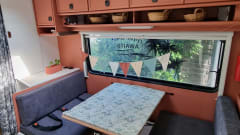 De Flint 3a – 6-person cozy alcove camper