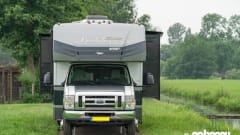 Fleetwood Ford E450 – C driving license. American 9 person big camper hire in the Netherlands