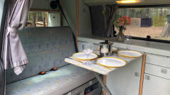 Bussie – 4p Volkswagen bus from 1996