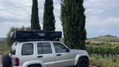 Jeep met daktent – Roof tent, 4 persons