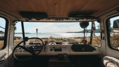 EndlessDestinations – 2p Mercedes-Benz bus from 1976
