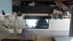 Vespa – 2-person self-built bus camper