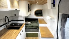 Vanessa – 5 berth Family Van