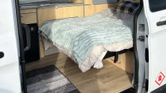 Campervan di lusso personalizzato, facile da guidare, con frigorifero e riscaldamento.