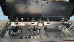 Scarlet The dormobile – Camper Ford a 4 posti letto del 2021