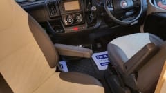 Rohan – Roller Team AutoRoller 746 mit 5 Schlafplätzen, 2021