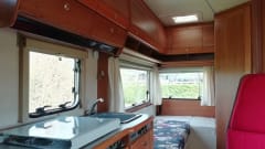 Complete and compact 5-person house on wheels