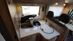 Luxe 4-Persoons Camper – Comfortabel & Zorgeloos Op Avontuur!  – 4p Fiat semi-integrated uit 2019