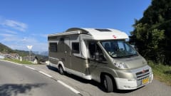 Luxury 4 pers. with fixed French bed and a pull-down bed