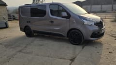 Roy – Renault-Campervan mit 2 Schlafplätzen ab Baujahr 2019 – Versicherung inklusive!