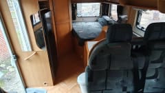 Mooie ruime camper, een trouwe bus – 4p McLouis semi-integrated uit 2003