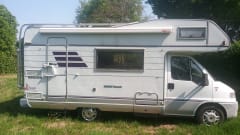 Fietsvakantie – 4-person Hymer with 2 E-Bikes
