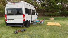 Dreamer – Dreamer D55 UP: pop-up roof, 4 beds, private bathroom and shower!