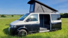 Pando  – VW T5 campervan 4 birth with deisel heater