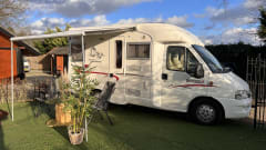 Compleet huisje op wielen! – Rapido Camper 2 person compact and complete!
