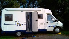 Dinghy  – Very neat and cozy camper for 2 people with sufficient storage space.