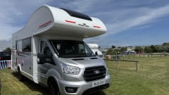 Rollerteam Zefiro 675 Auto, 5 Berth Family Motorhome