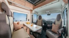 Fiat Hymercar Emmen  – Complete 4 Pers. Fiat Hymer Yellowstone Buscamper Sleeping Roof Model 2018. 