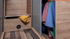 YN25 AOM – Weinsberg CaraSuite 700 ME 4 Berth