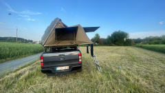 Ford Ranger – Ford Ranger pickup with tow hitch