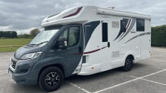 Mclouis  – Dora - Camping-car familial de luxe 4 couchages 