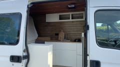 Blinco – Cozy, fully equipped 2p bus camper