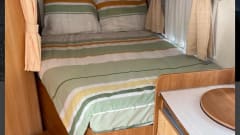 Very neat complete Ford Carado 4 persons