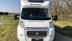 Very nice and complete spacious family camper for 2-4 persons
