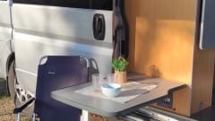 Gezellige en compacte 2p-Fiat Ducato, met airco. 